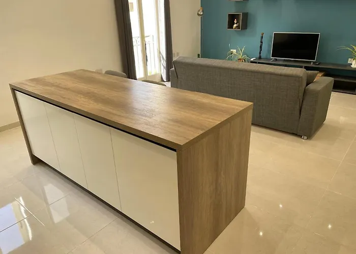 Sunset Modern Near The