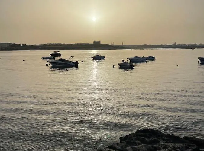 Sunset Modern Near The *