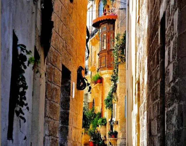 Sunset Modern Near The *